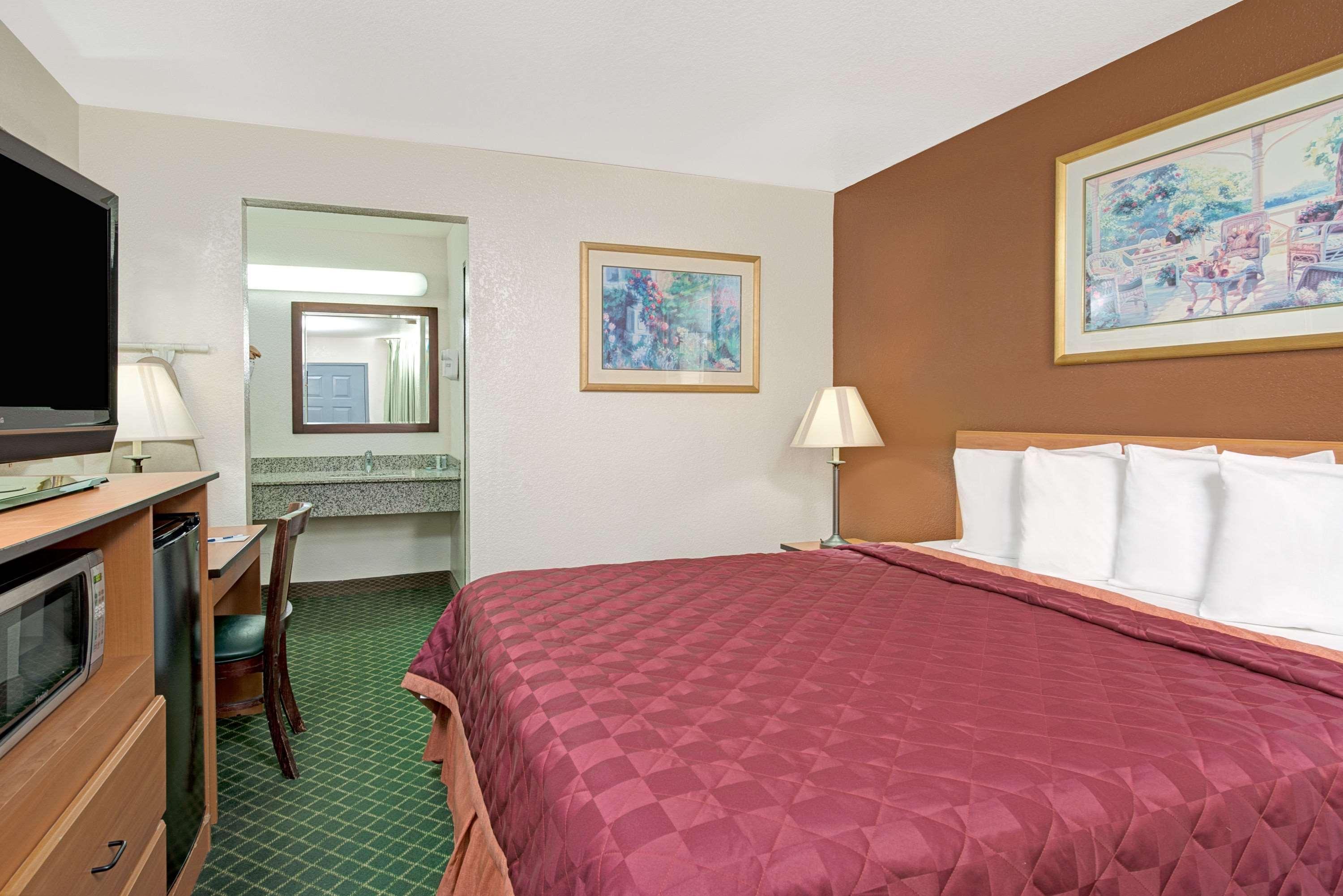 Travelodge Sacramento/Rancho Cordova Exterior photo