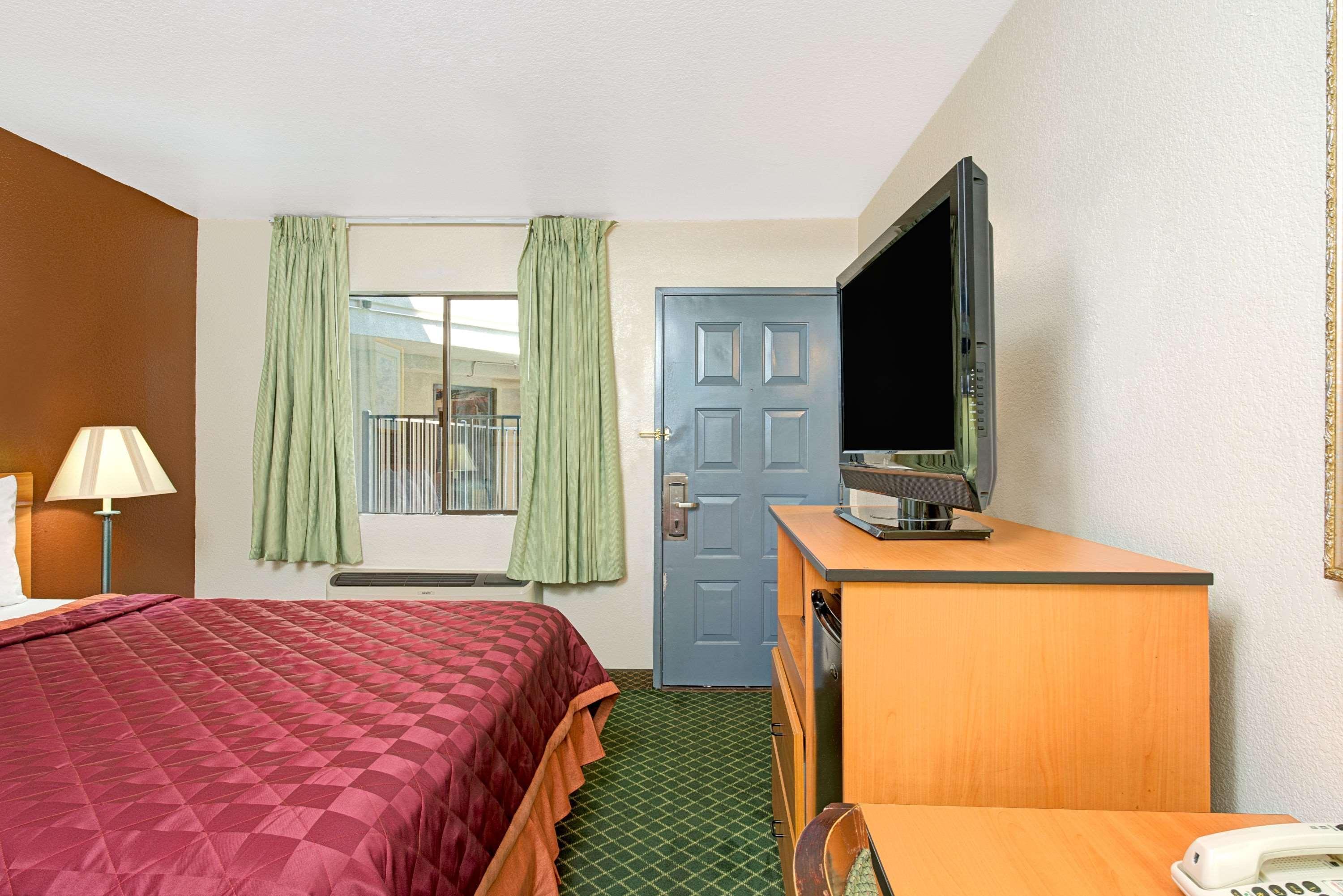 Travelodge Sacramento/Rancho Cordova Exterior photo